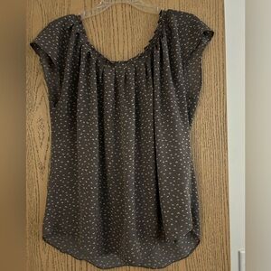 LC Lauren Conrad gray floral capped sleeve blouse